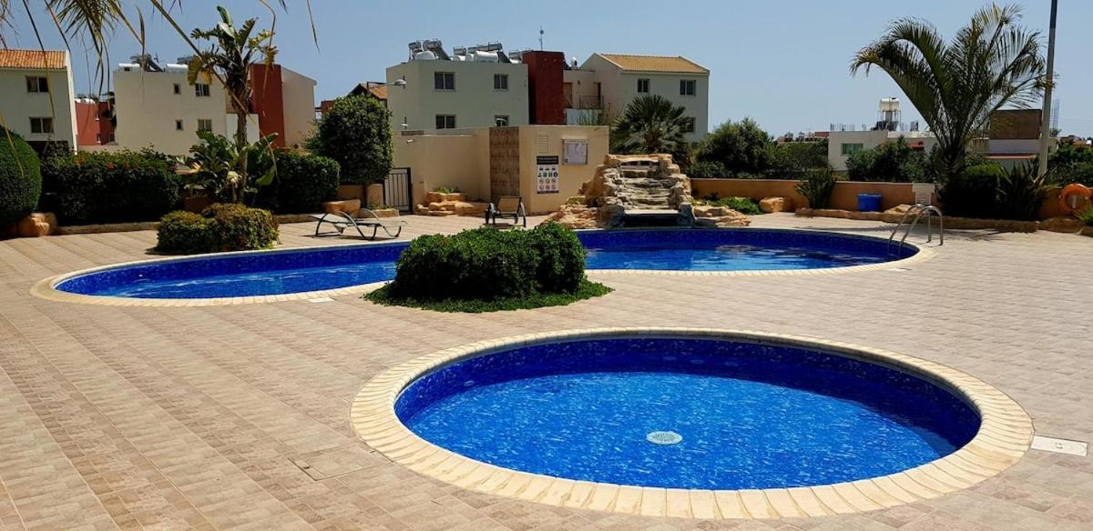 Sun Island Apartments Paphos Eksteriør bilde